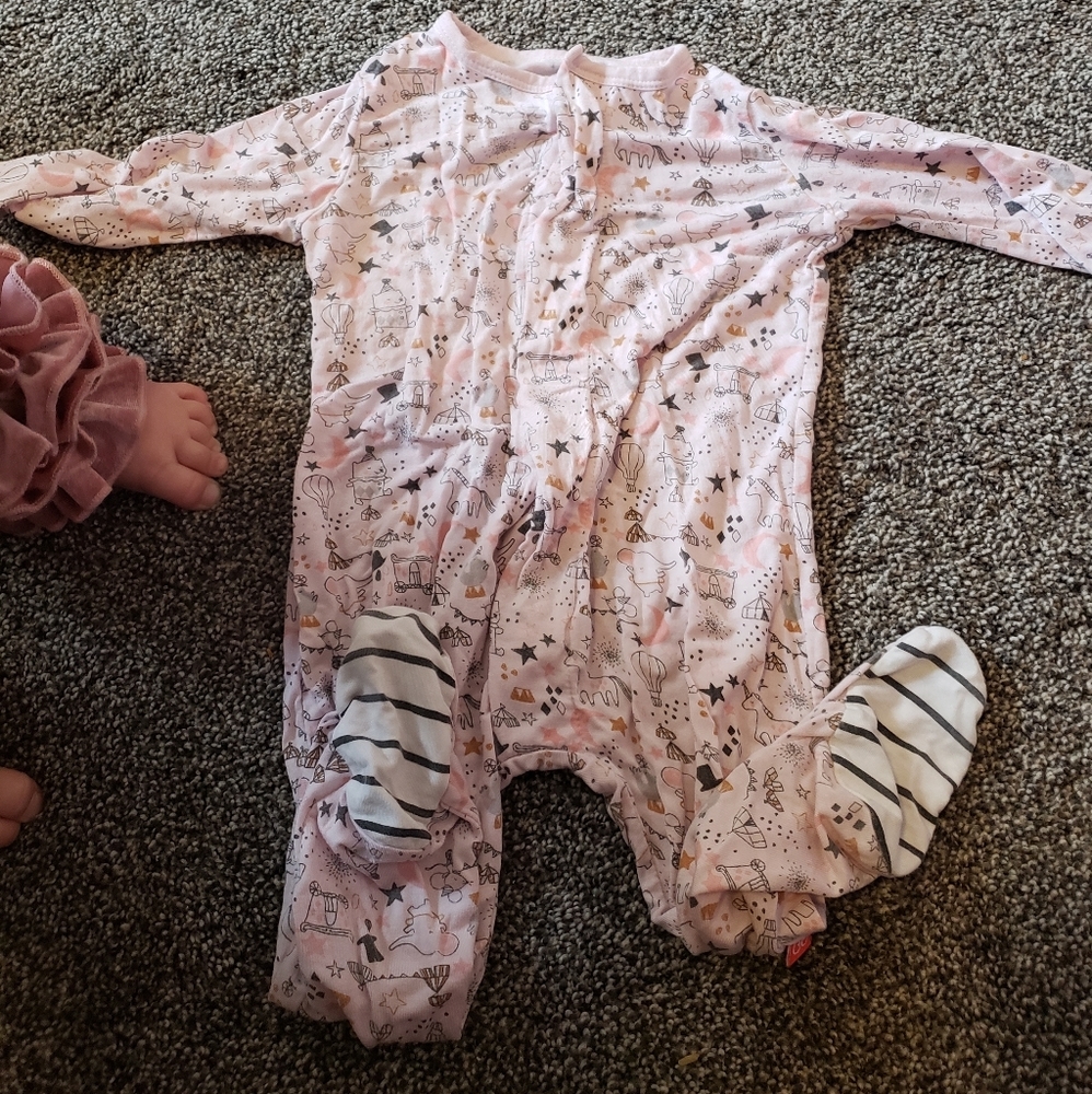 Magnetic Me pajammas